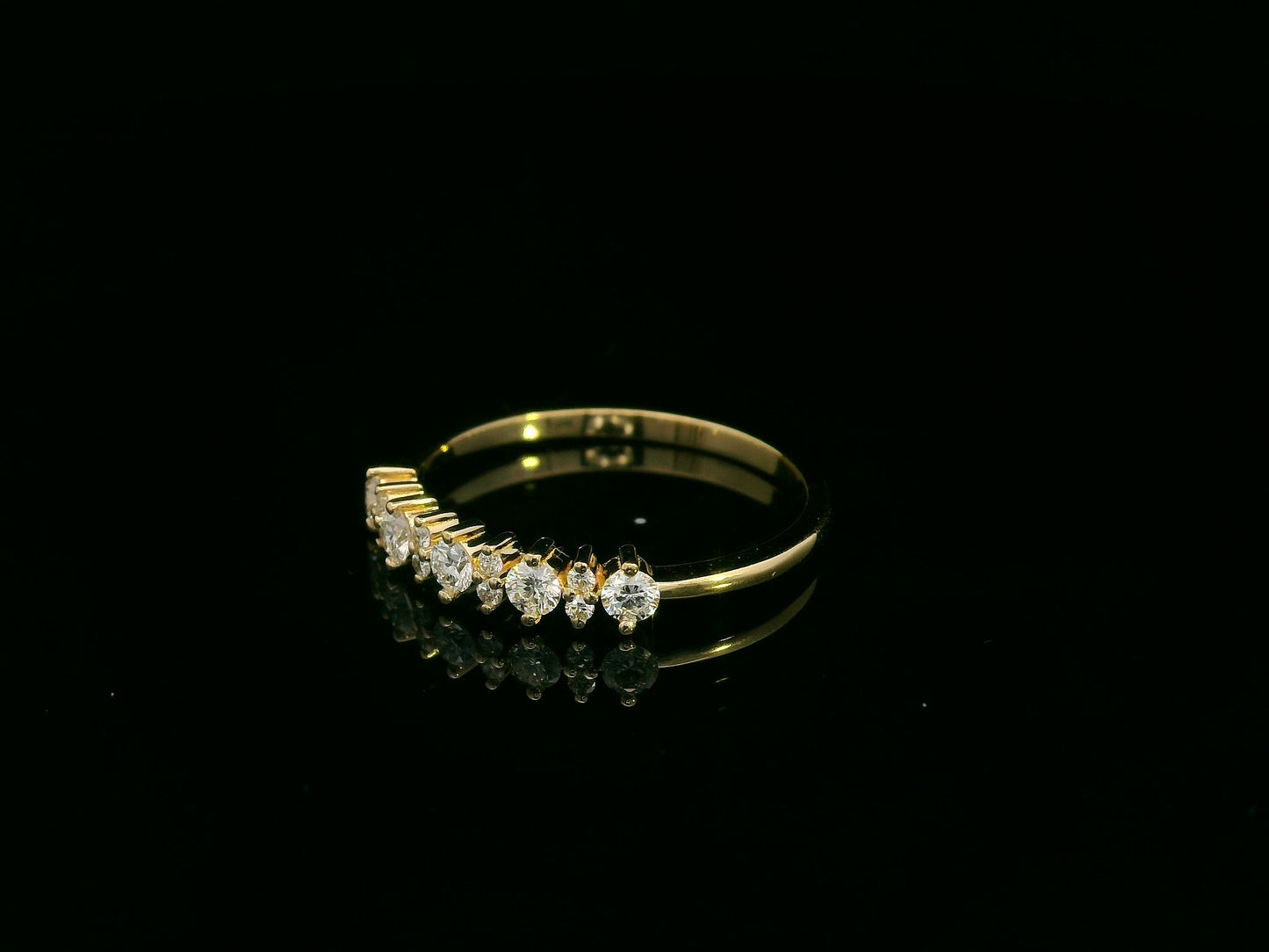 18K yellow gold alternating diamond band – 0.32ct diamonds with repeating large-and-small pattern by Emirates Diamonds
