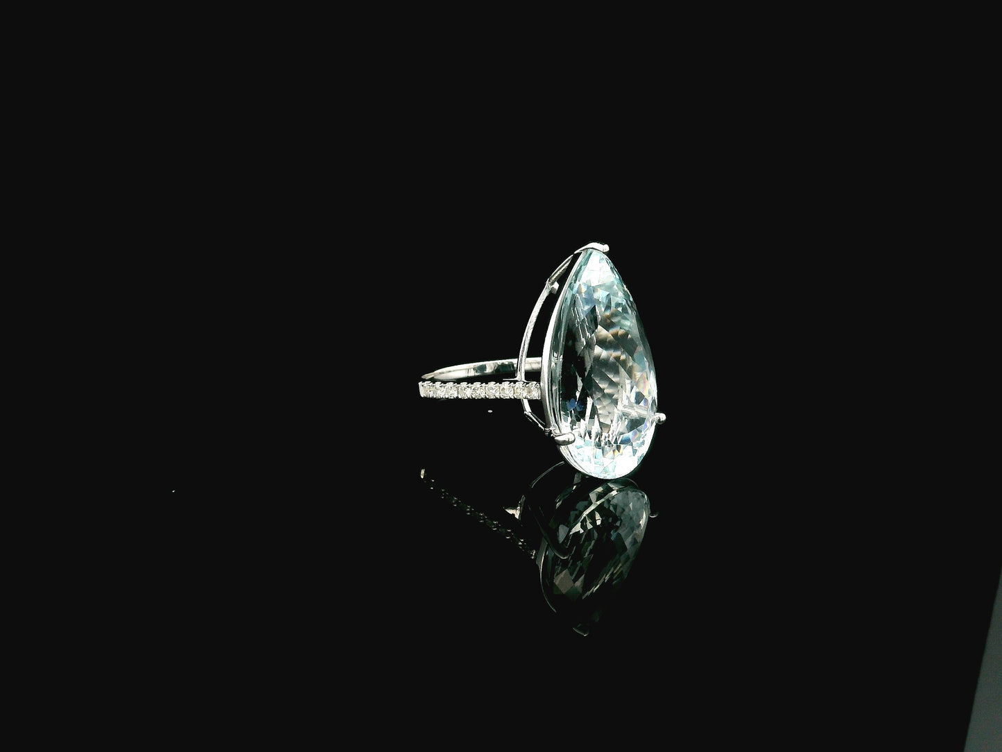 Aquamarine Pear Ring in 18K White Gold – 15.60 Carat Aquamarine & Diamond Pavé Band
