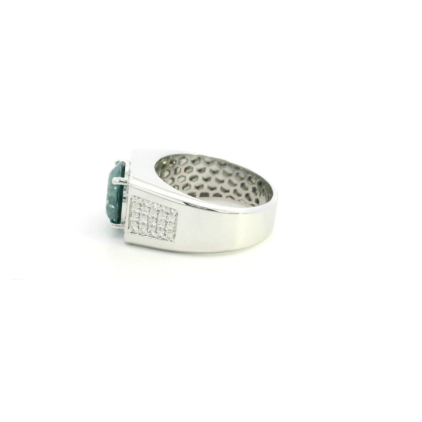 Men’s blue diamond ring with 5.36 carat natural colour-treated blue diamond and pavé diamonds in 18K white gold