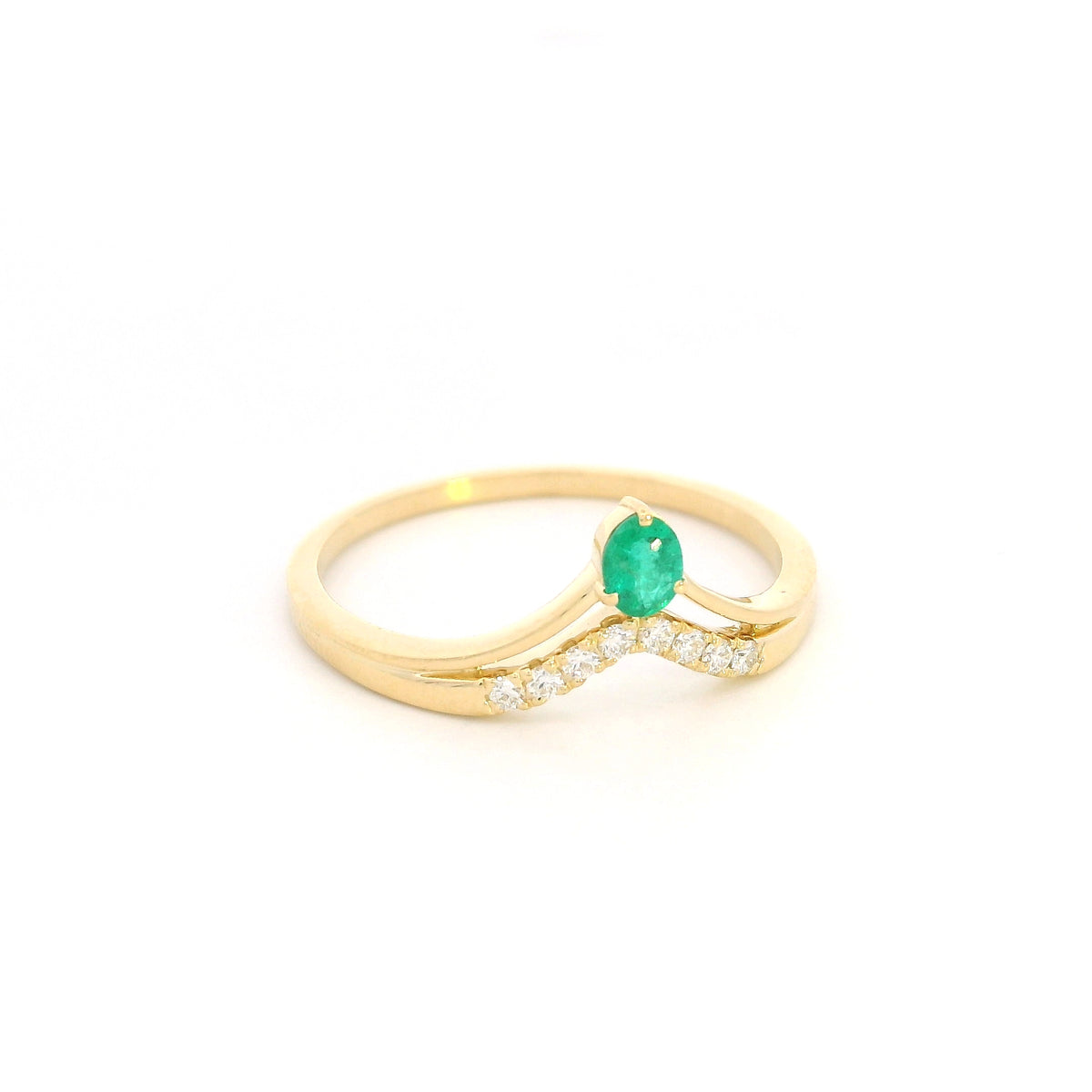 Emerald and Diamond Ring in 18K Yellow Gold