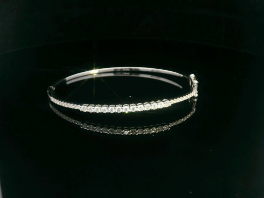 18K Gold Diamond Bangle – 1.03 Carat | Dual-Size Round-Cut Diamonds | Modern Elegance