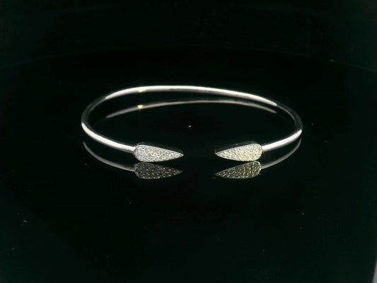 18K white gold open bangle with pavé diamond arrowhead tips – 0.32 carats diamond bracelet