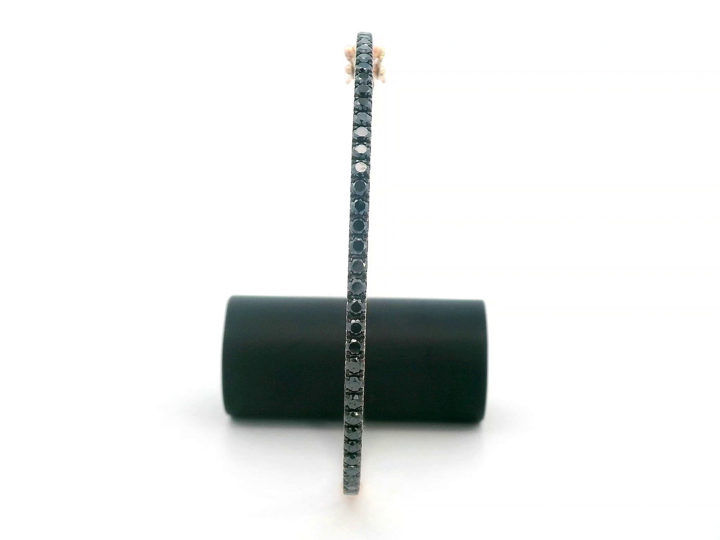18K rose gold bangle set with 1.56ct round black diamonds – modern luxury bracelet