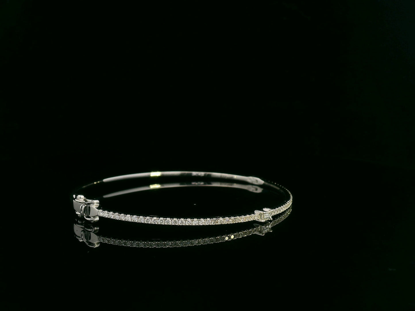 18k White Gold Diamond Bangle With Round and Baguette Diamonds | Elegant Fine Jewelry