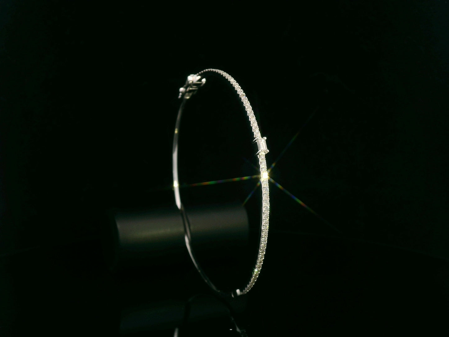 18k White Gold Diamond Bangle With Round and Baguette Diamonds | Elegant Fine Jewelry