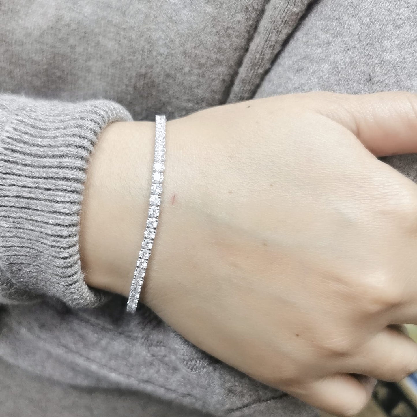 18K White Gold Diamond Tennis Bracelet with 5.58 Carats of Round-Cut Diamonds