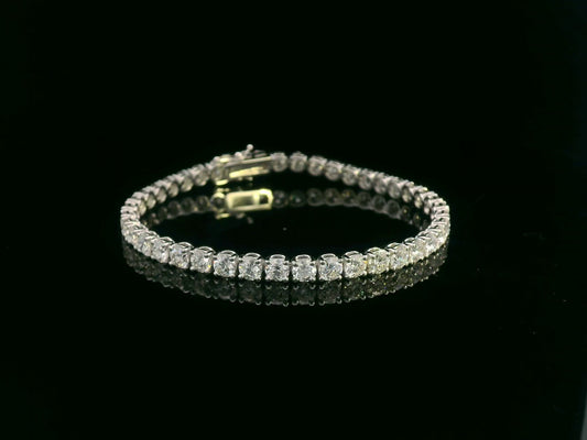 10.02 carat prong-set diamond tennis bracelet in 18K white gold