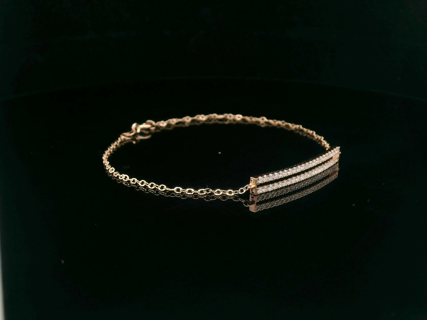 18K rose gold diamond bar bracelet with 0.43 carat pavé-set round diamonds