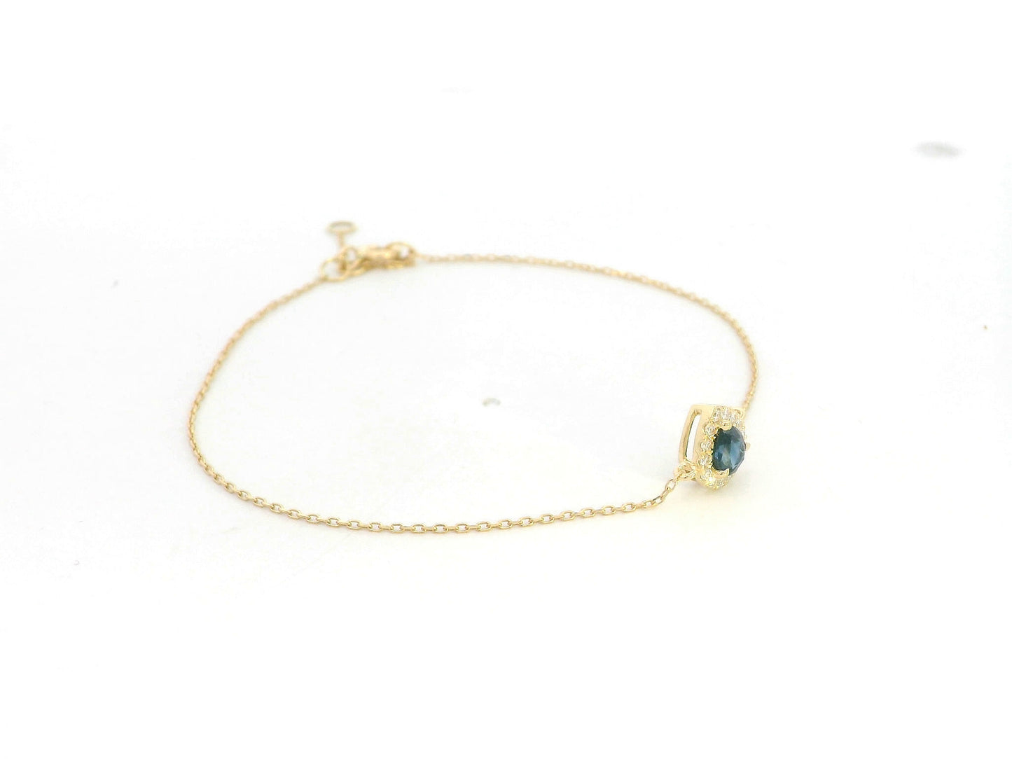 18K yellow gold blue sapphire bracelet – 0.41ct sapphire with 0.11ct diamonds by Emirates Diamonds