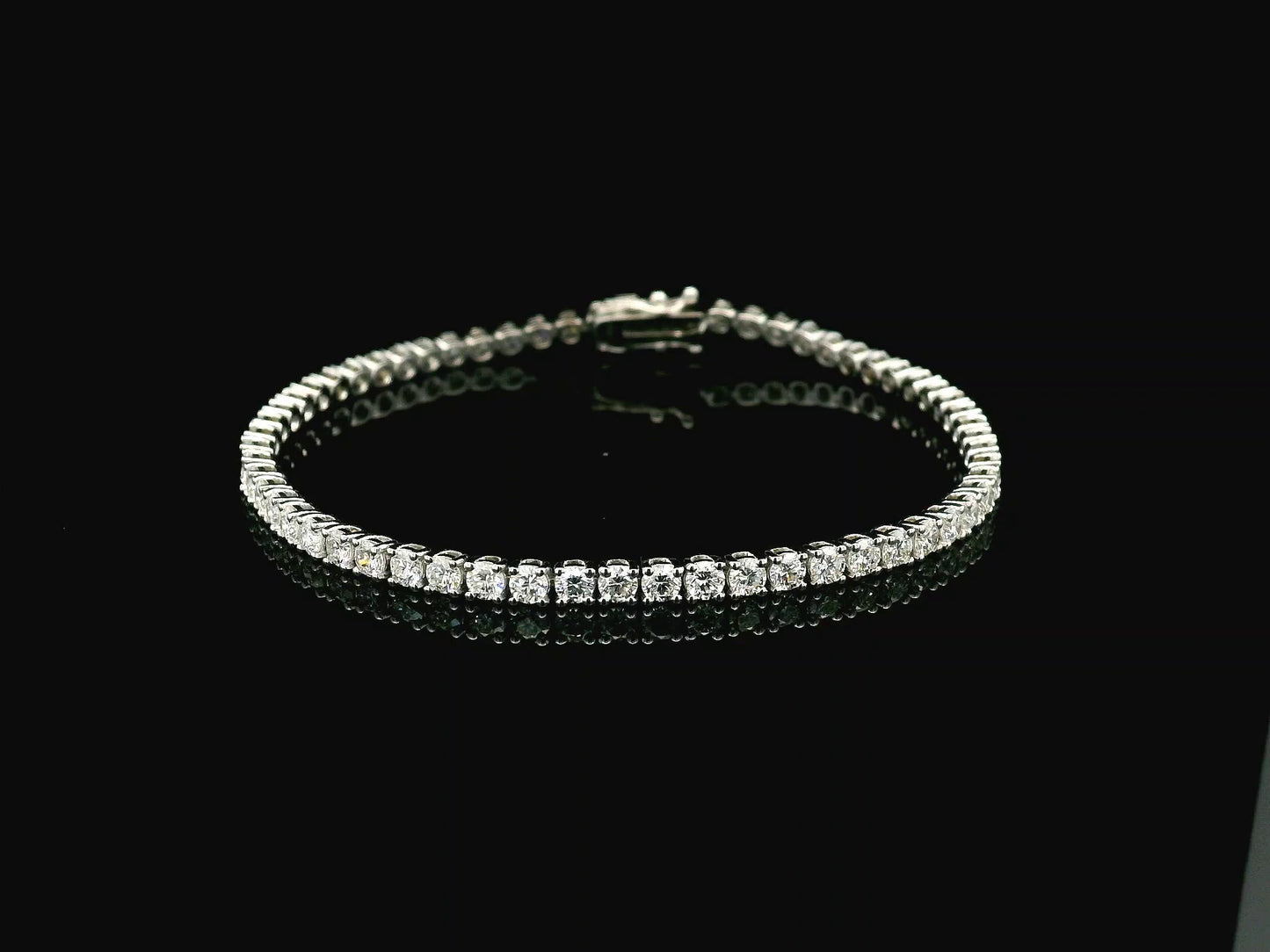 4.59 carat diamond tennis bracelet set in 18K white gold by Emirates Diamonds