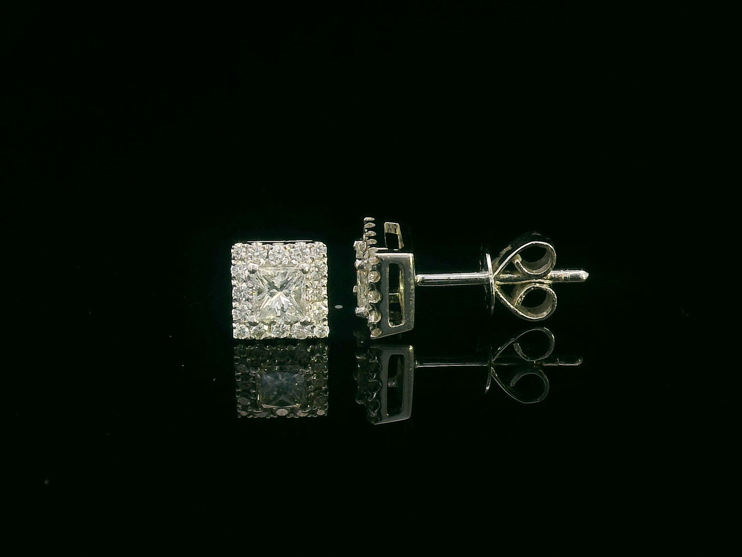 18K Gold Princess Cut Diamond Halo Stud Earrings with 0.38 ct center diamonds and 0.22 ct halo
