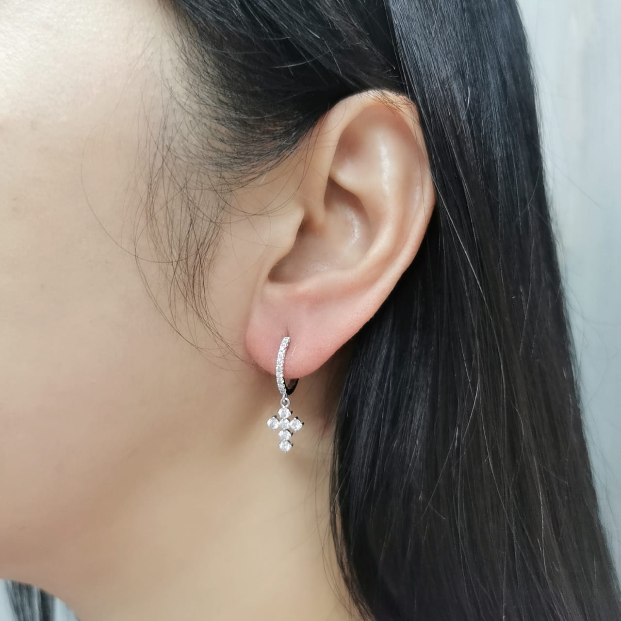 18K Gold Diamond Cross Hoop Earrings – 0.73 Carat Drop Earrings with Round Diamonds, Huggie Closure