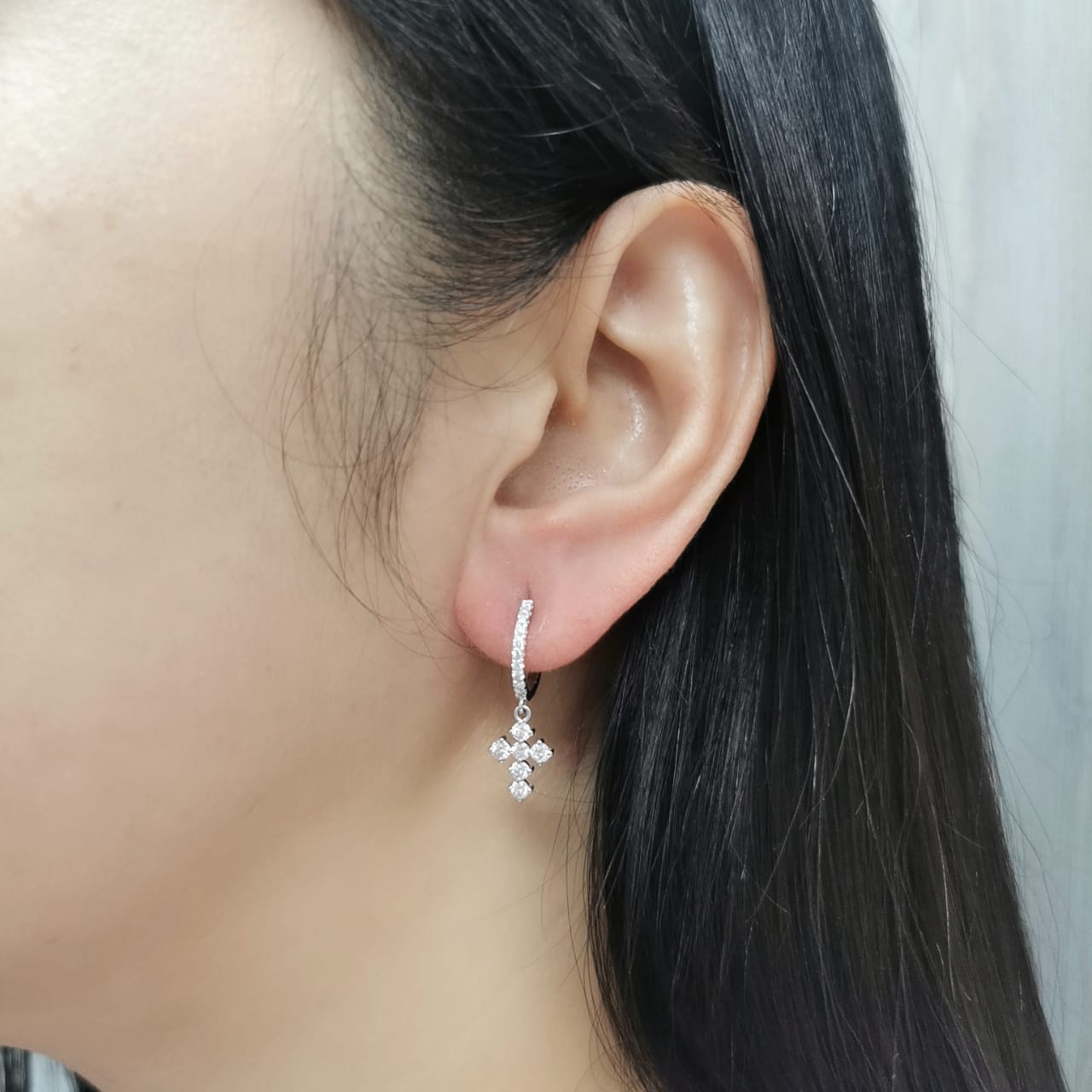 18K Gold Diamond Cross Hoop Earrings – 0.73 Carat Drop Earrings with Round Diamonds, Huggie Closure