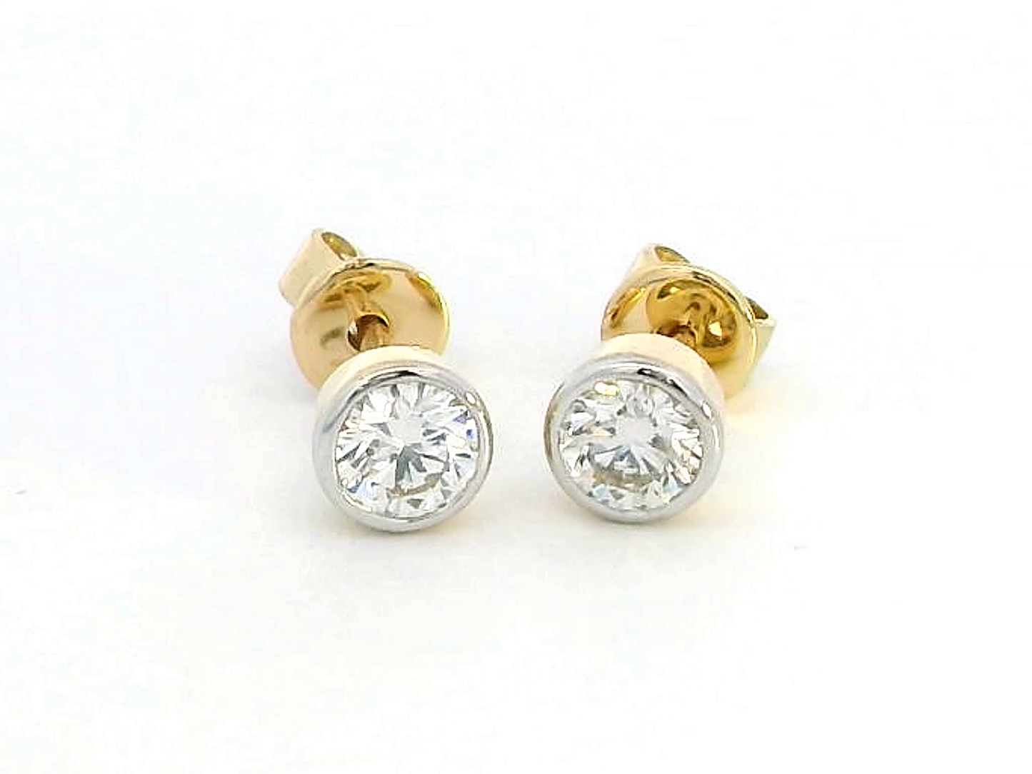 18K Gold Bezel-Set Diamond Stud Earrings – 0.53 Carat Total Weight