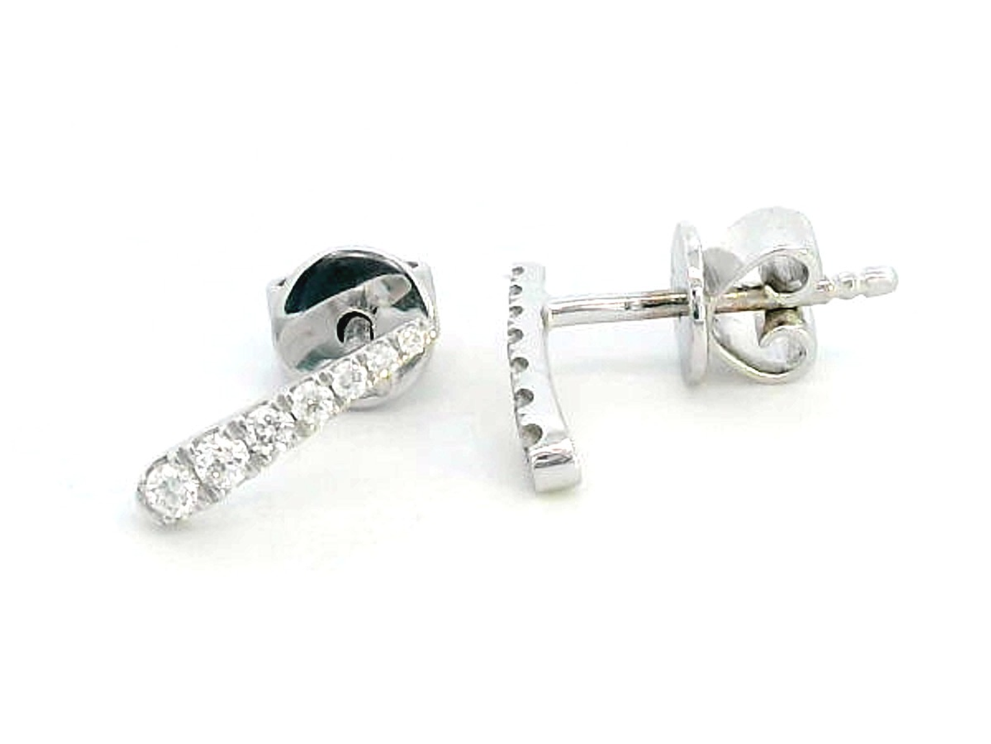 18K gold bar stud earrings with round-cut diamonds totaling 0.13 carats, featuring a sleek and minimalist design