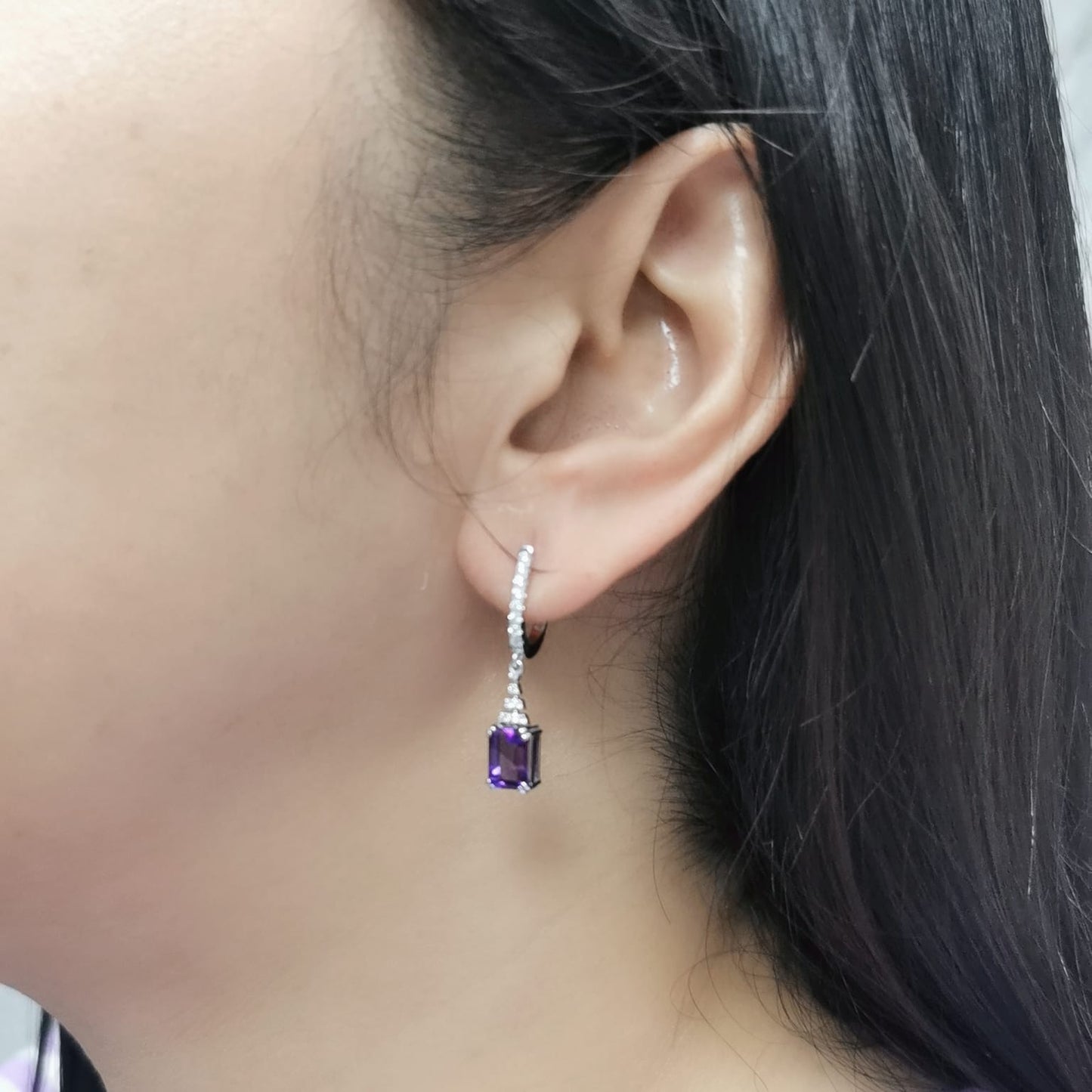 18K white gold amethyst and diamond drop earrings – 2.44ct emerald-cut amethysts with 0.23ct diamonds, fine jewelry by Emirates Diamonds