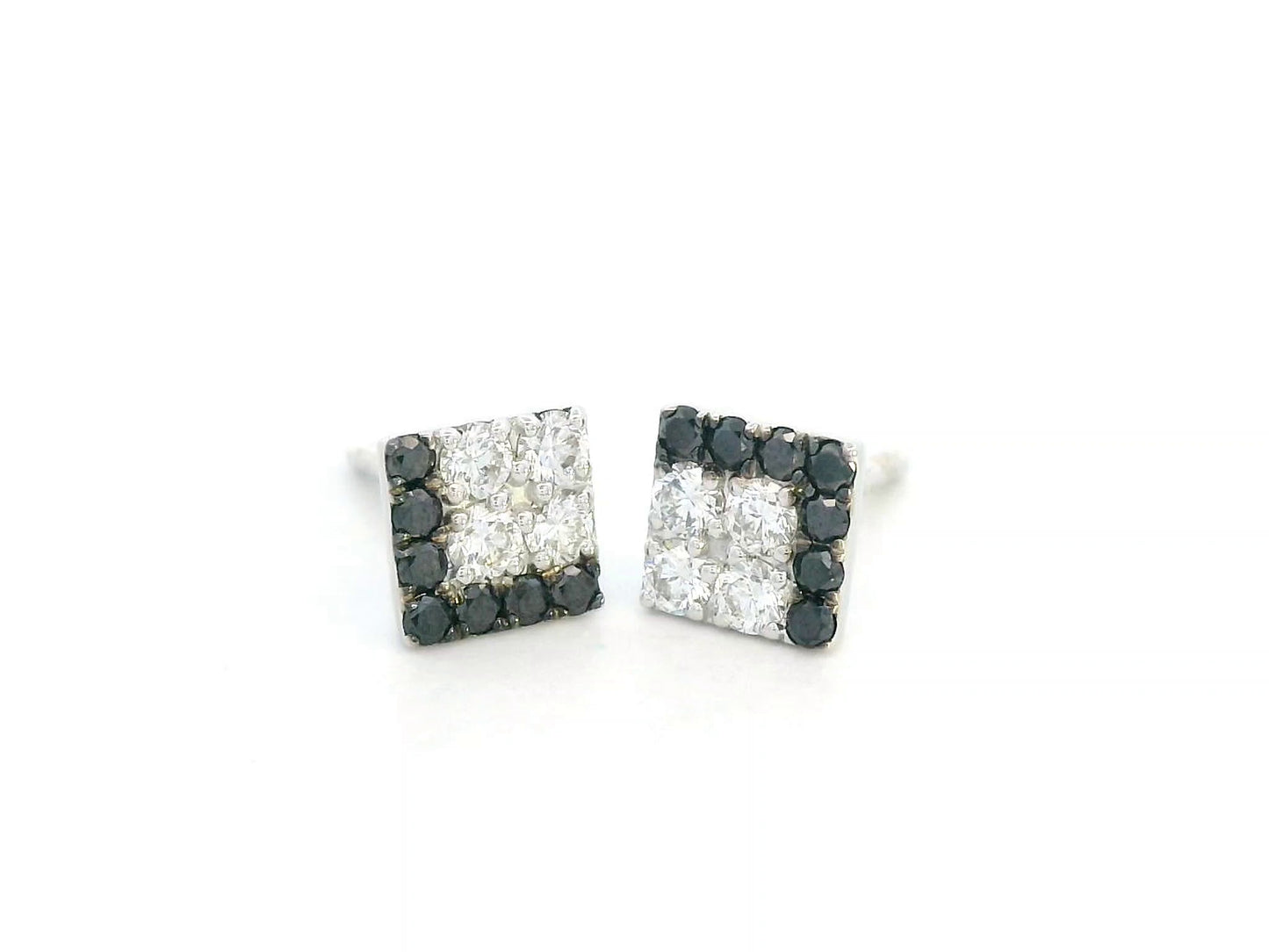 Square stud earrings with black and white round diamonds in 18K gold with push-back closure