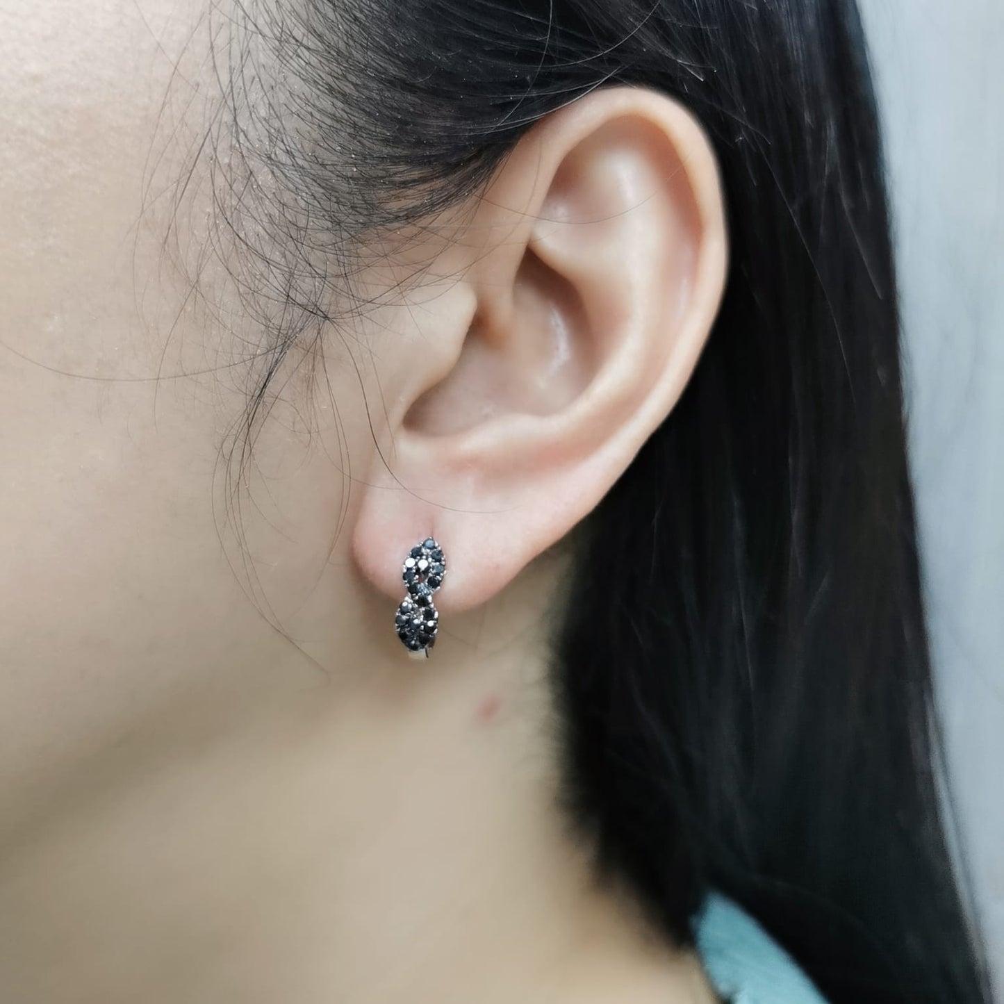 18K White Gold Black Diamond Hoop Earrings – 0.15 CT Natural Black Diamonds, Elegant Huggie Earrings for Women"