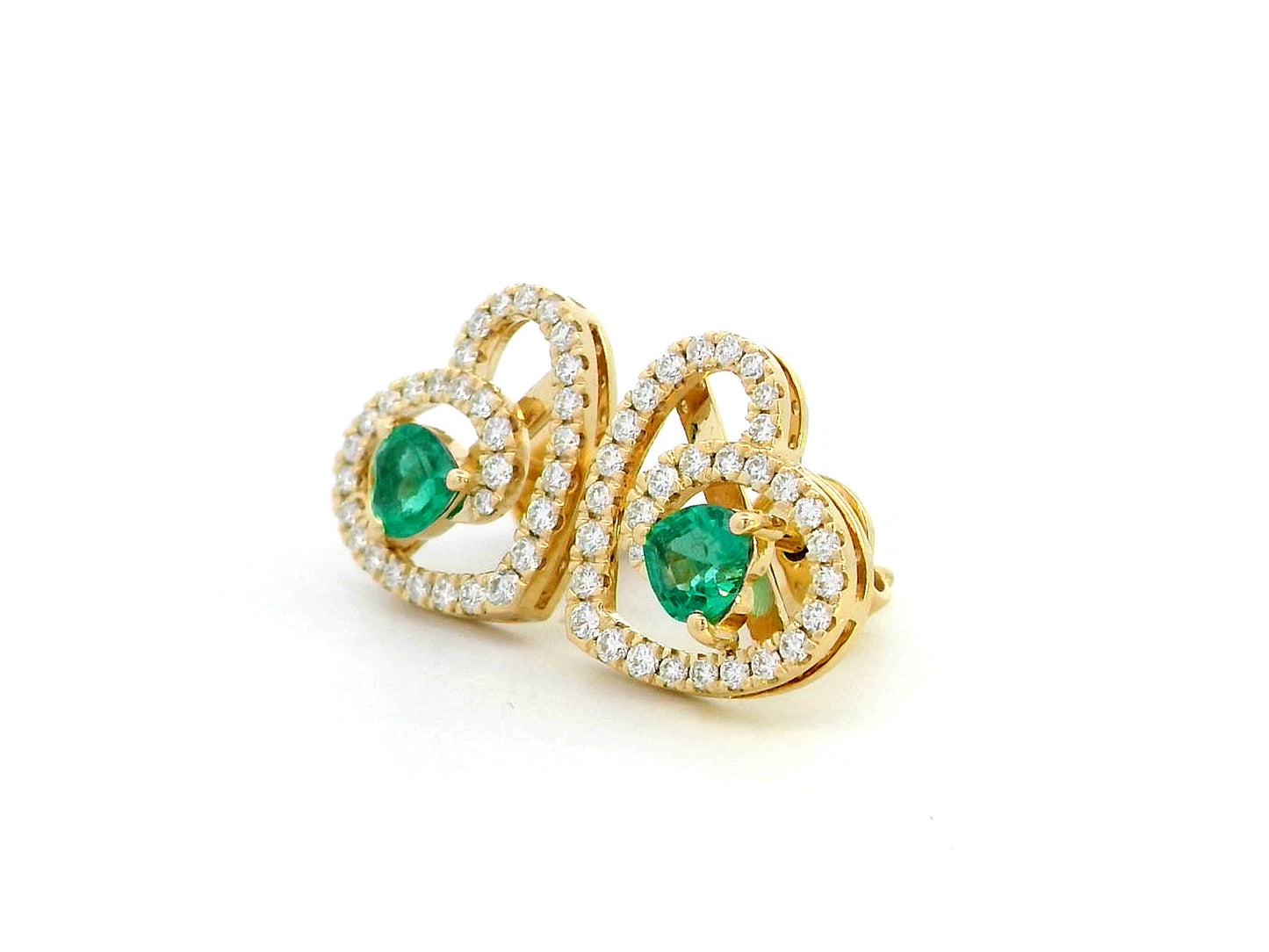 18K gold heart-shaped emerald and diamond earrings featuring 0.55 carats of emeralds and 0.52 carats of diamonds – romantic and elegant birthstone jewelry.