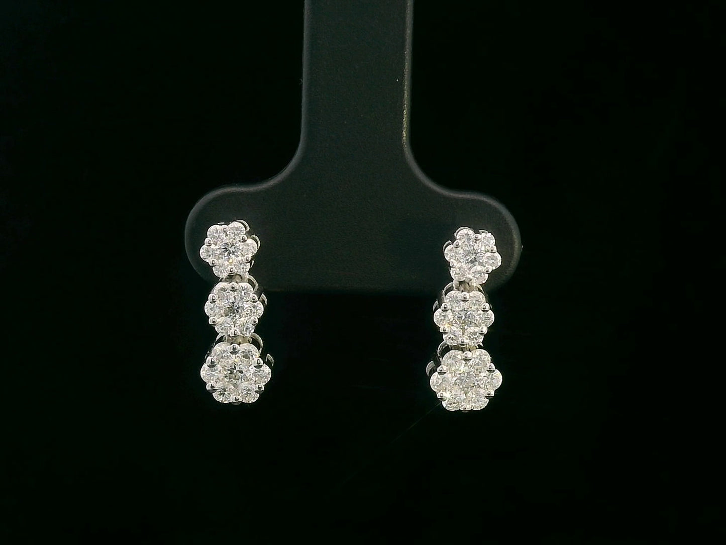 0.67 Carat Diamond Cluster Stud Earrings in 18K Gold, elegant three-cluster diamond earrings