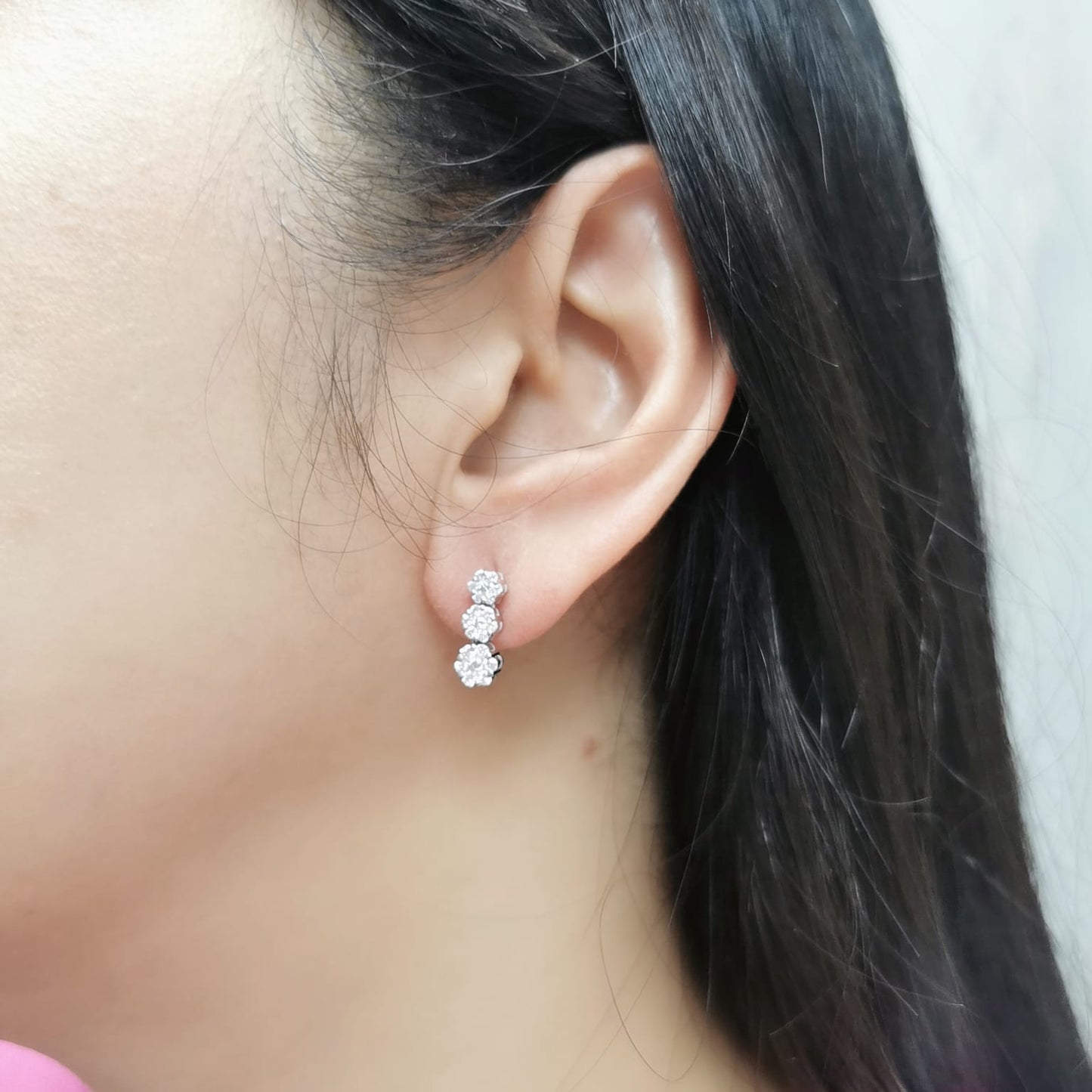 0.67 Carat Diamond Cluster Stud Earrings in 18K Gold, elegant three-cluster diamond earrings