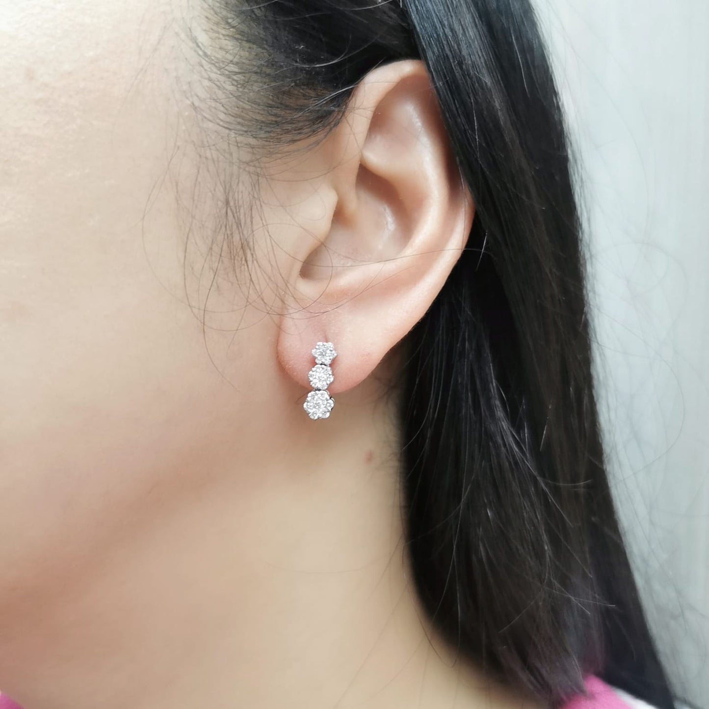 0.67 Carat Diamond Cluster Stud Earrings in 18K Gold, elegant three-cluster diamond earrings