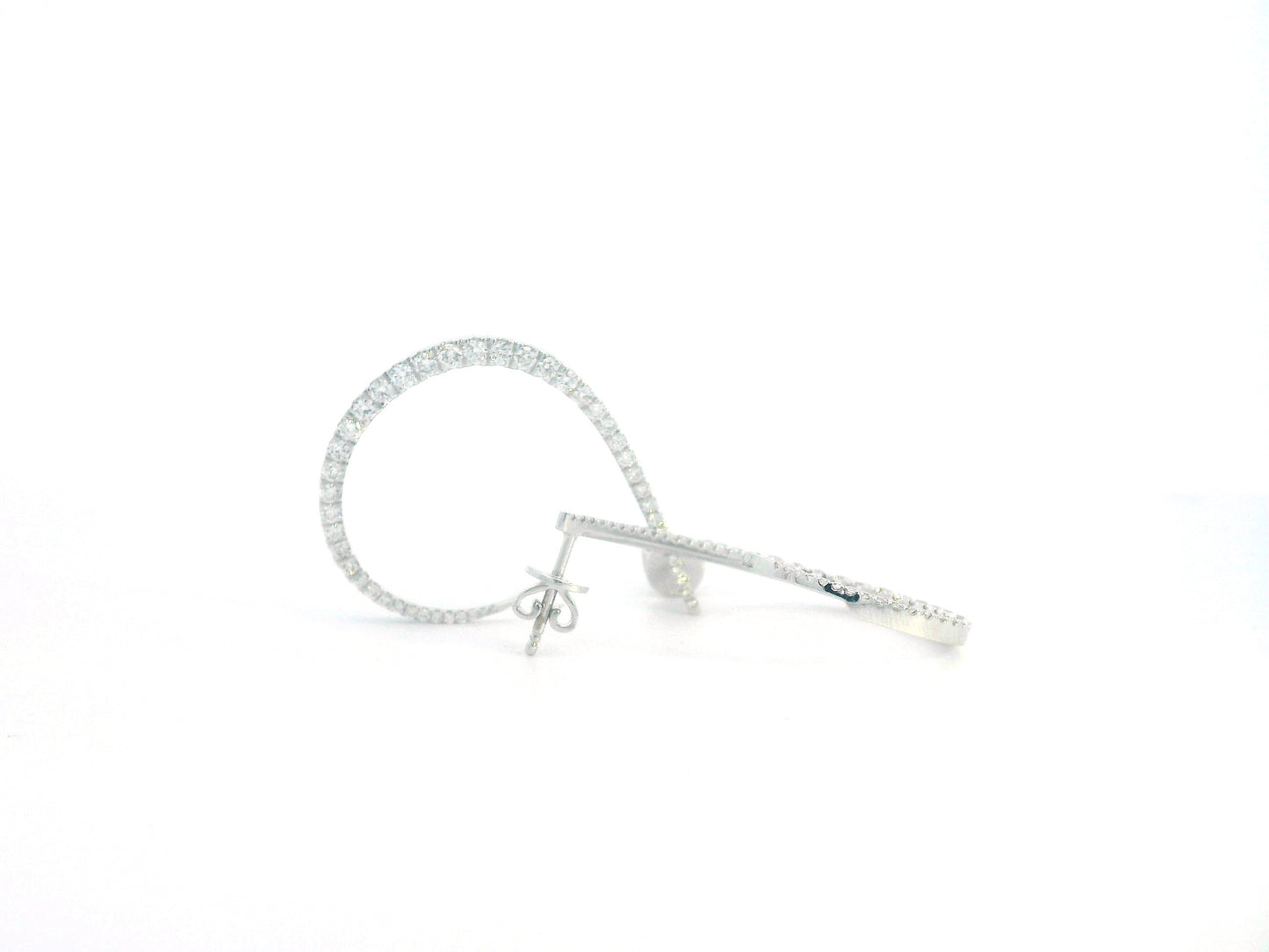18K gold diamond curve earrings with 1.32 carats of diamonds, featuring a sleek and modern design for a sophisticated look.