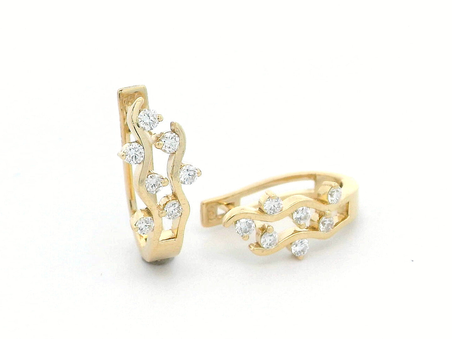 18K Yellow Gold Hoop Earrings with Wave-Inspired Diamond Design – 0.40ct Total