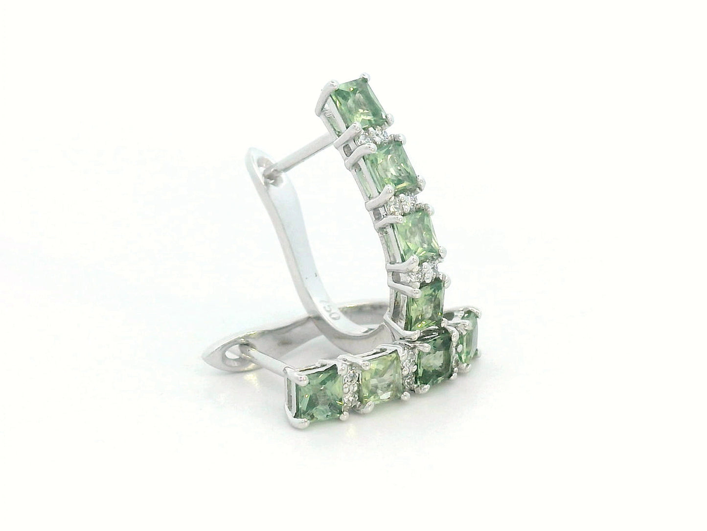 18K white gold hoop earrings with princess-cut green sapphires and round diamonds