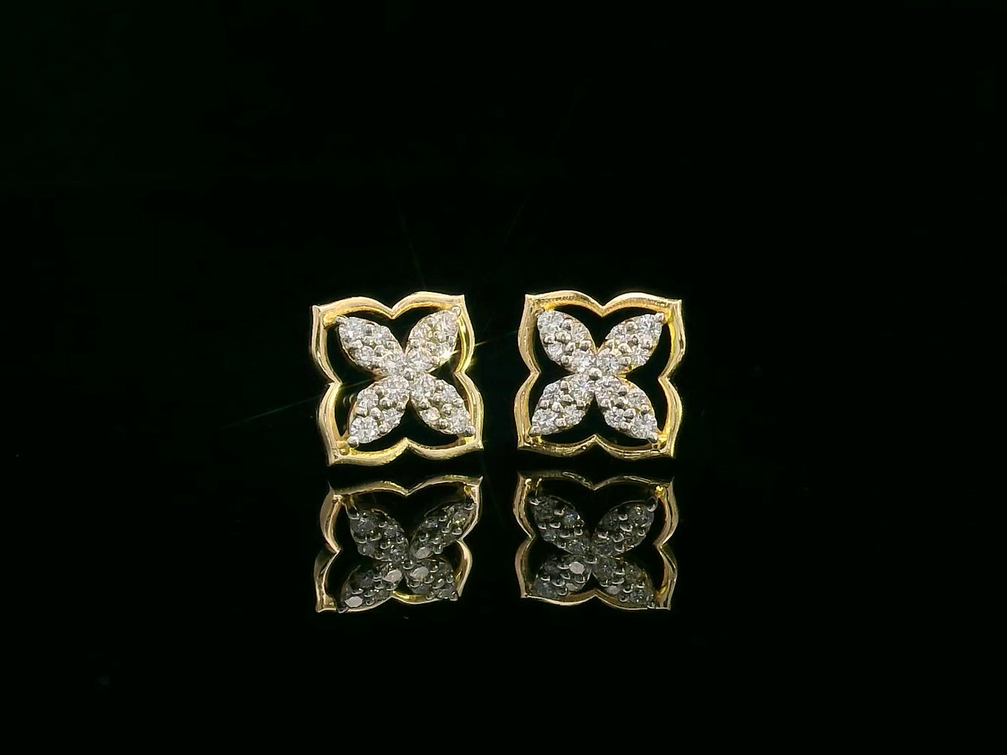 18K Gold Floral Diamond Stud Earrings with 0.25 Carat Total Weight