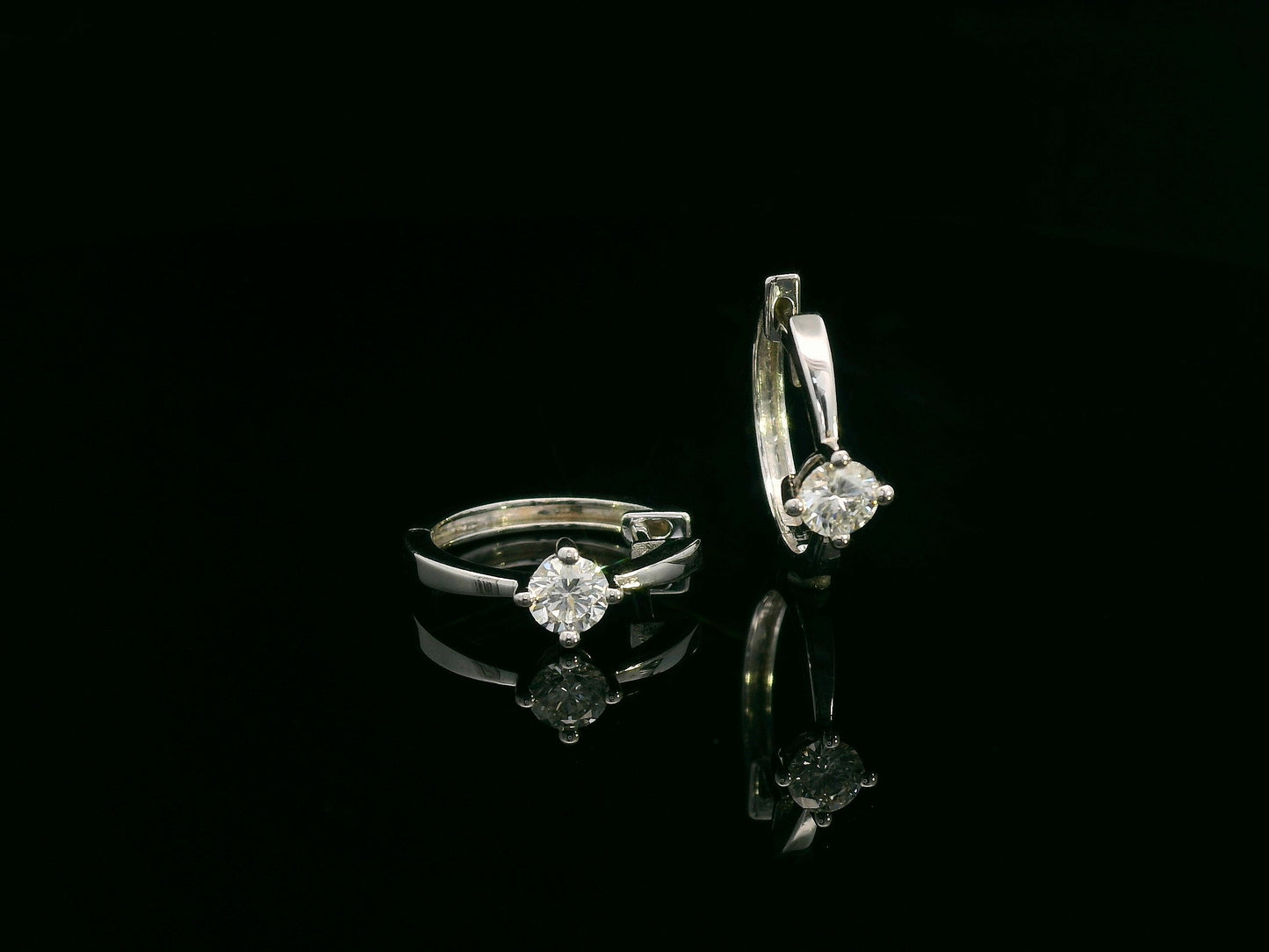 18K white gold hoop earrings with round solitaire diamonds, 0.46 carat total