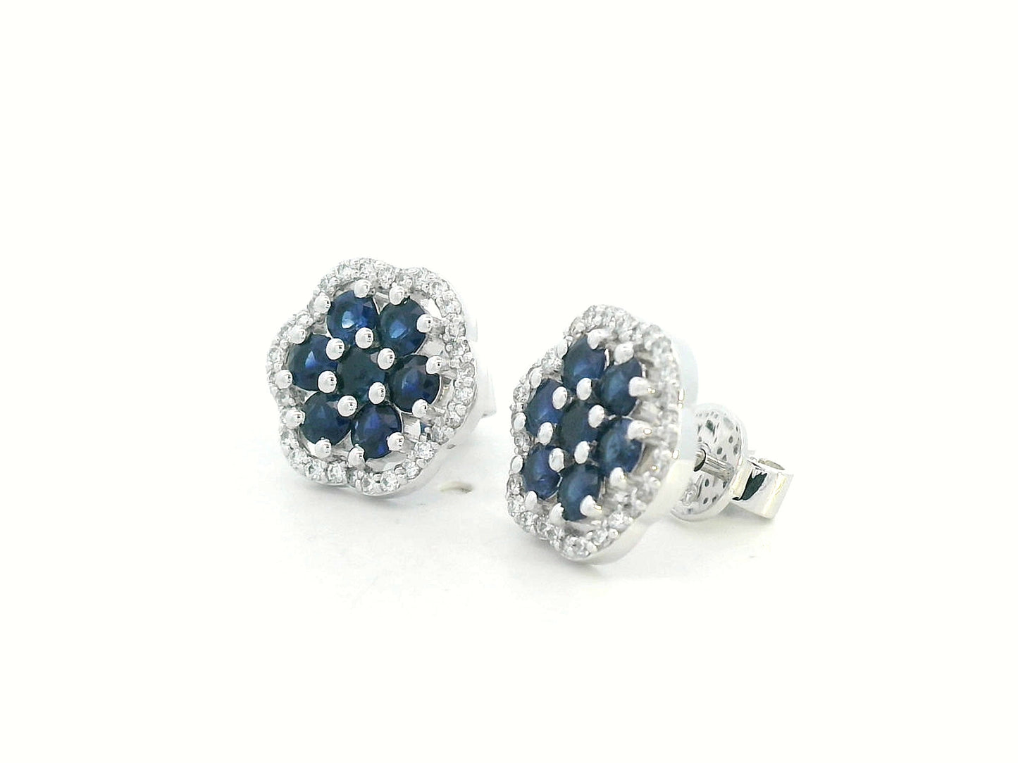 ELegant sapphire flower earrings with round-cut diamonds