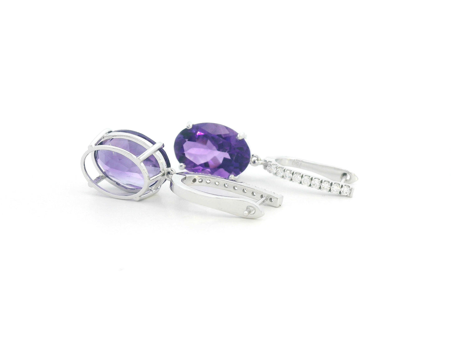 Elegant amethyst and diamond earrings in 18K white gold