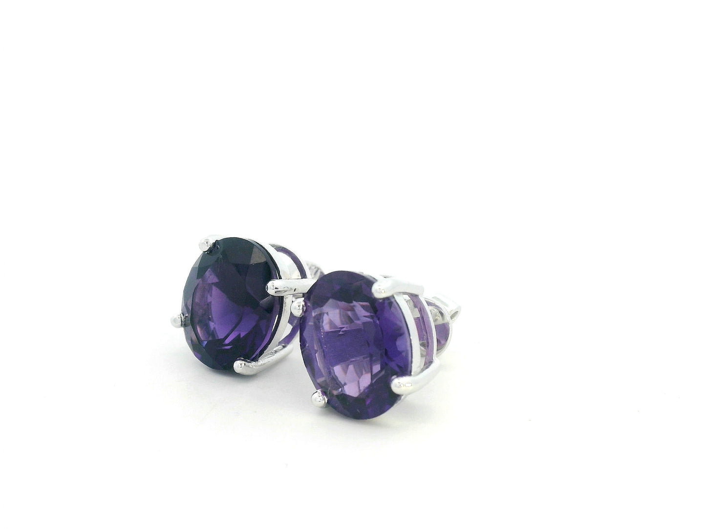 Classic amethyst earrings in luxury setting