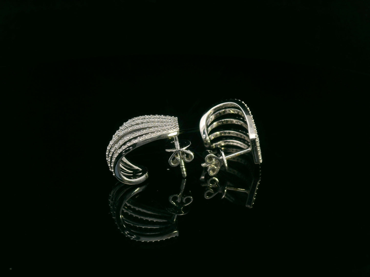 18K white gold multi-row pavé diamond hoop earrings, total 0.78ct