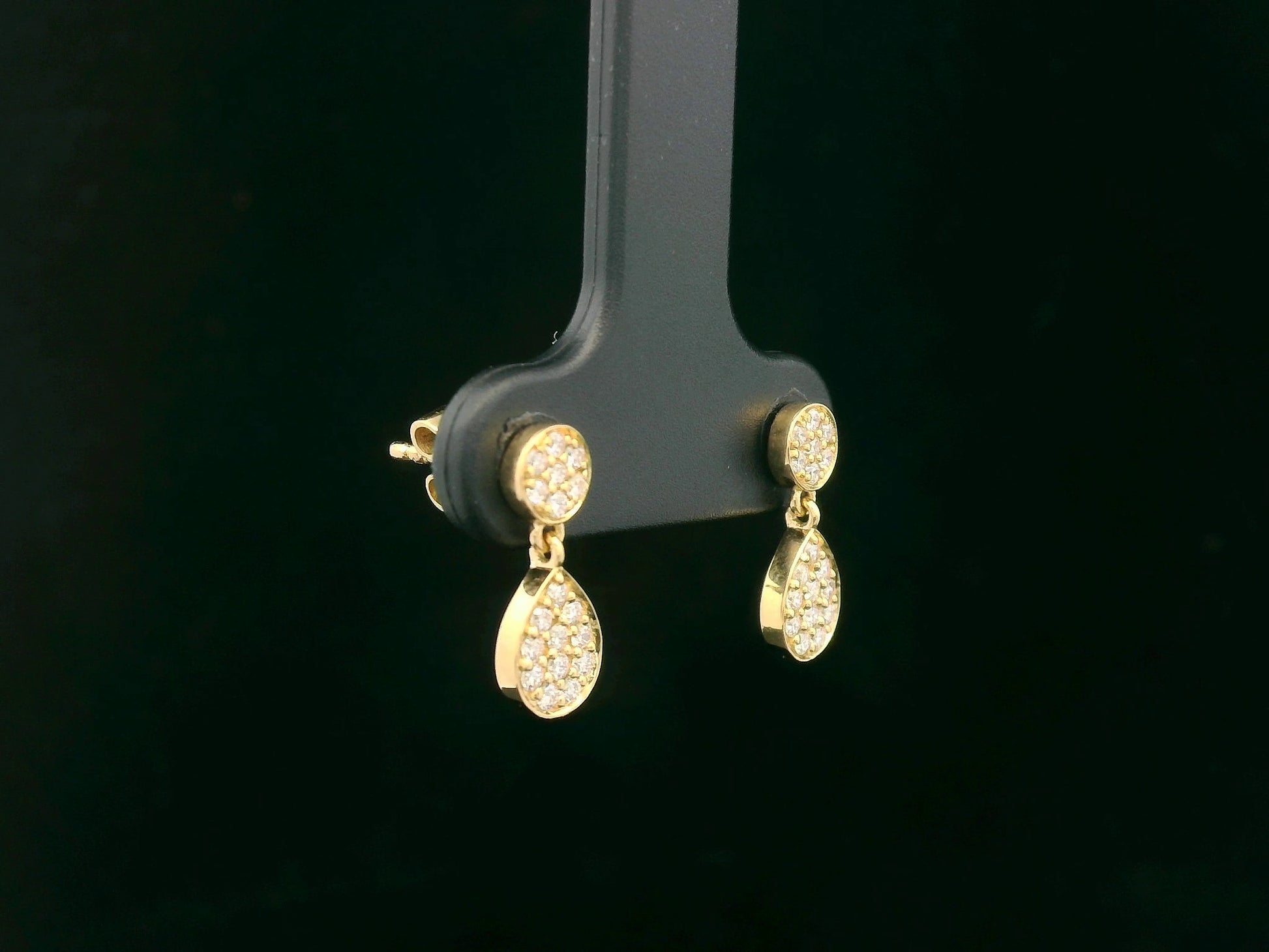 18K yellow gold diamond pavé double drop earrings with round and teardrop design, total 0.25ct