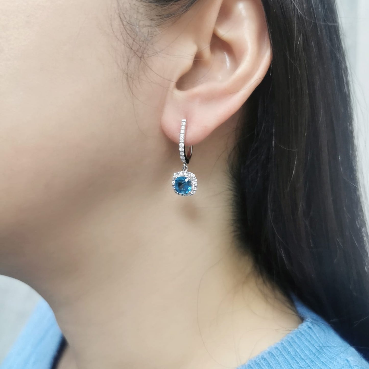 Elegant London Blue Topaz & Diamond Drop Earrings in 18K Gold – 2.33 Carat