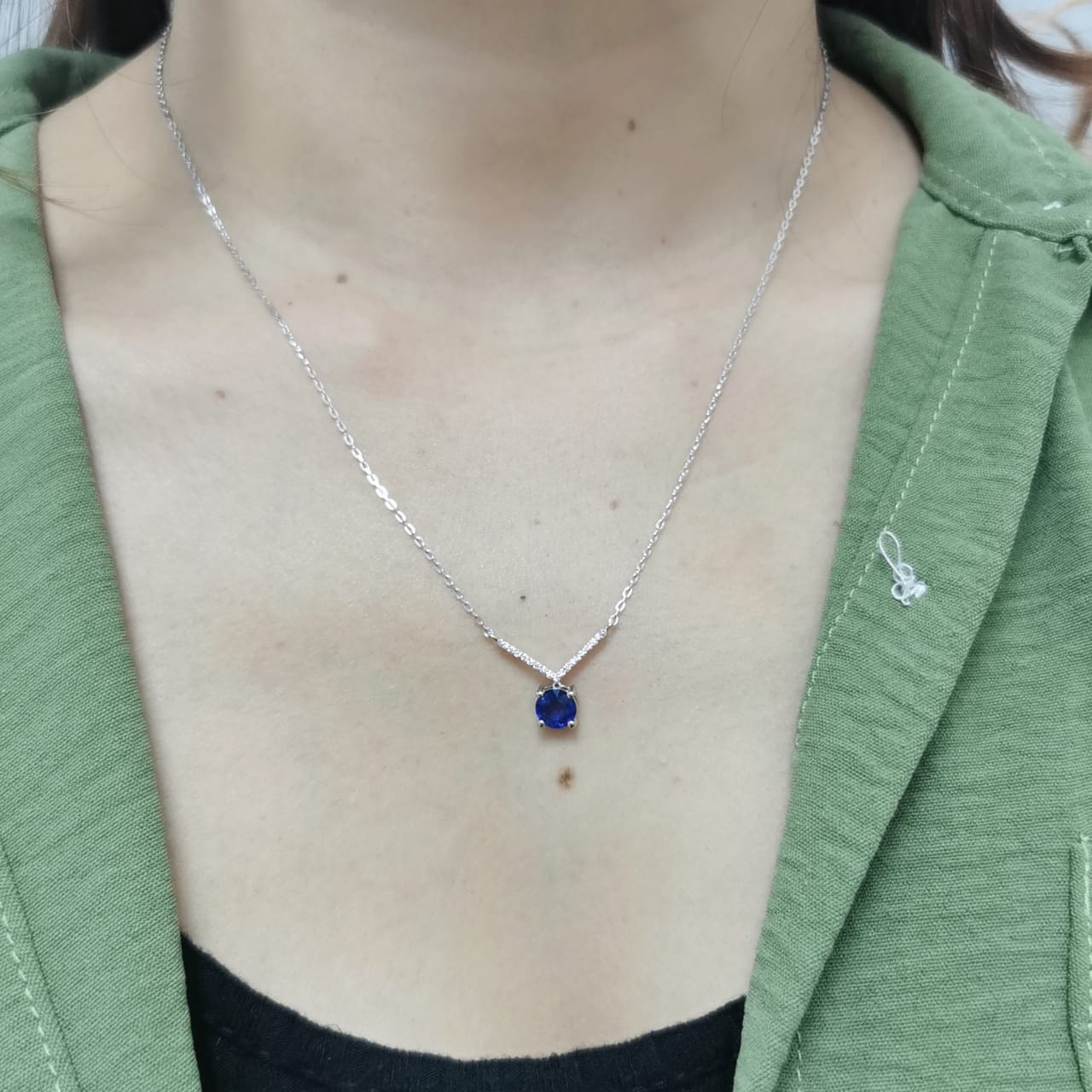 18K Gold Blue Sapphire Necklace with Diamond Accents – 0.95ct Sapphire & 0.08ct Diamonds
