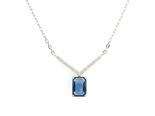 Elegant 18K Gold Necklace with Blue Sapphire and Diamonds – 0.86ct Sapphire & 0.08ct Diamonds