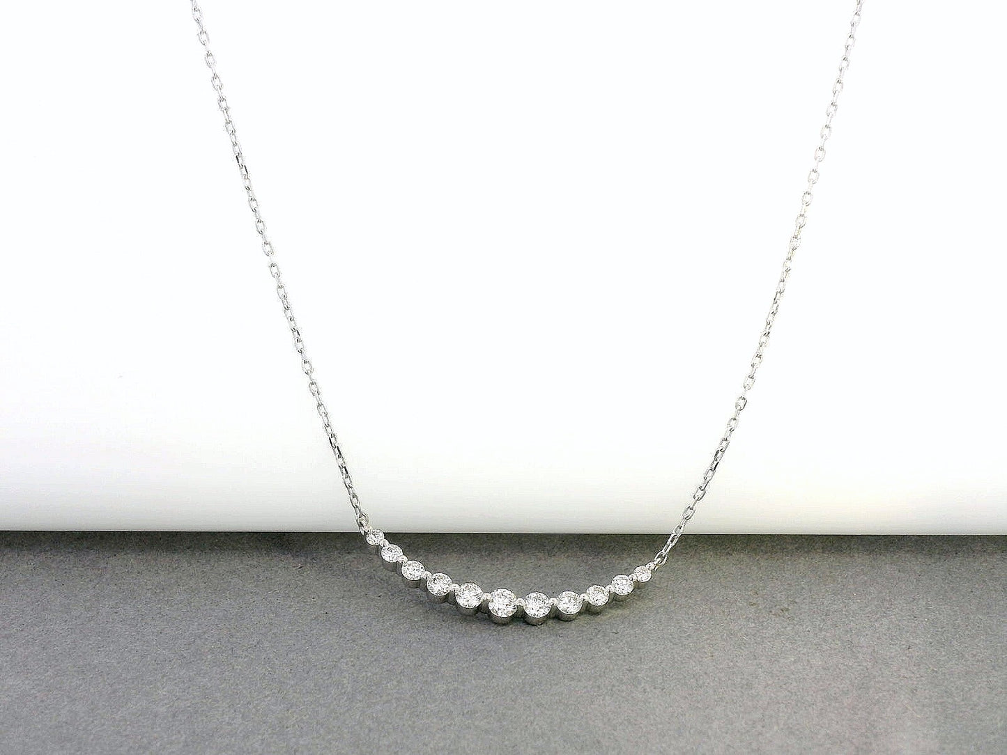 0.33 Carat Diamond Bar Necklace in 18K Gold – Minimalist Diamond Necklace for Women