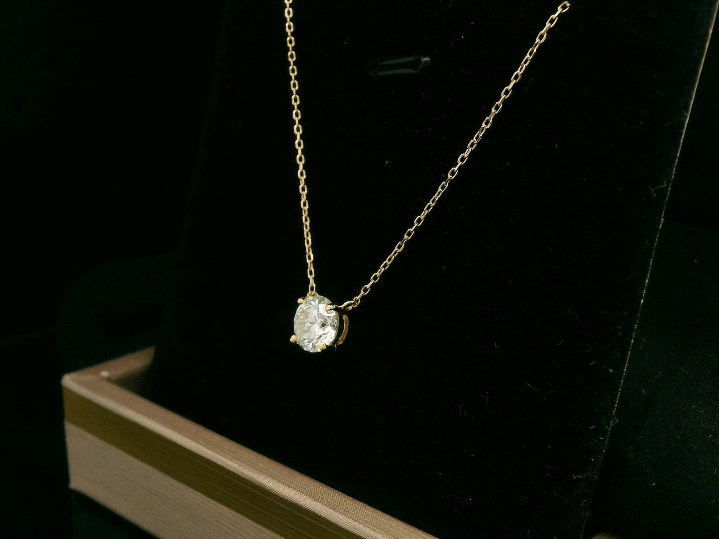 0.92 Carat GIA Certified Diamond, SI 1 , L color. Solitaire Pendant Necklace in 18K Yellow Gold