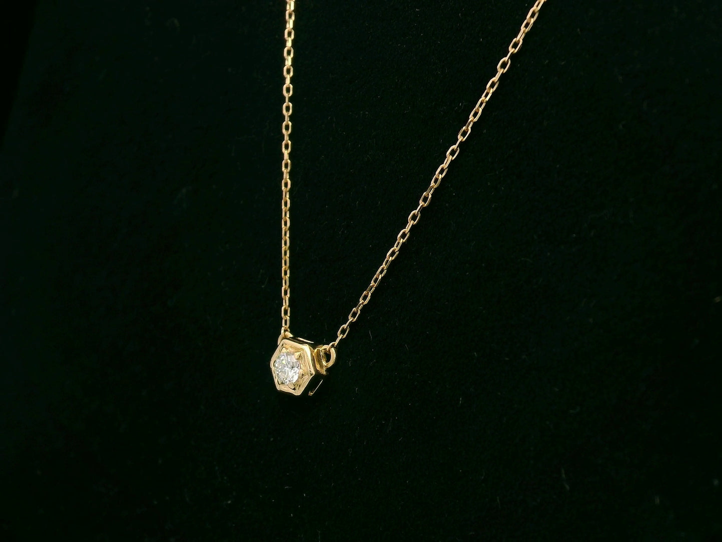 0.09 Carat Diamond Solitaire Hexagon Pendant Necklace in 18K Yellow Gold, Minimalist Luxury Jewelry