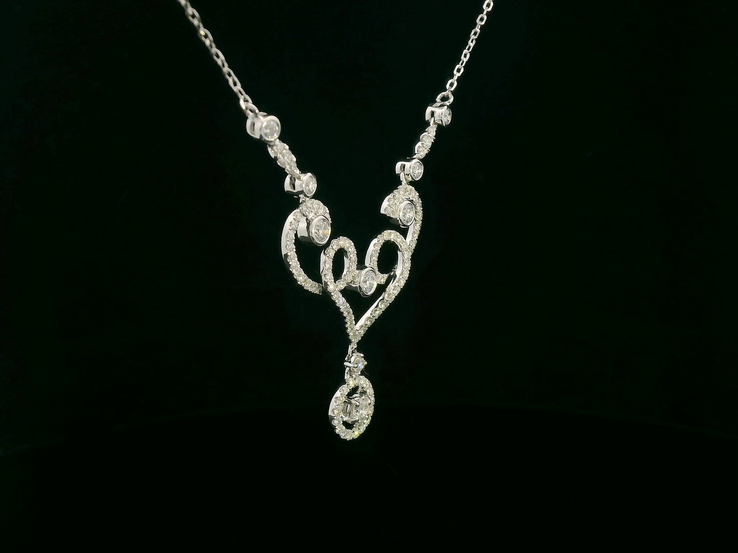 18K white gold diamond statement necklace featuring 1.40ct brilliant-cut diamonds – Emirates Diamonds