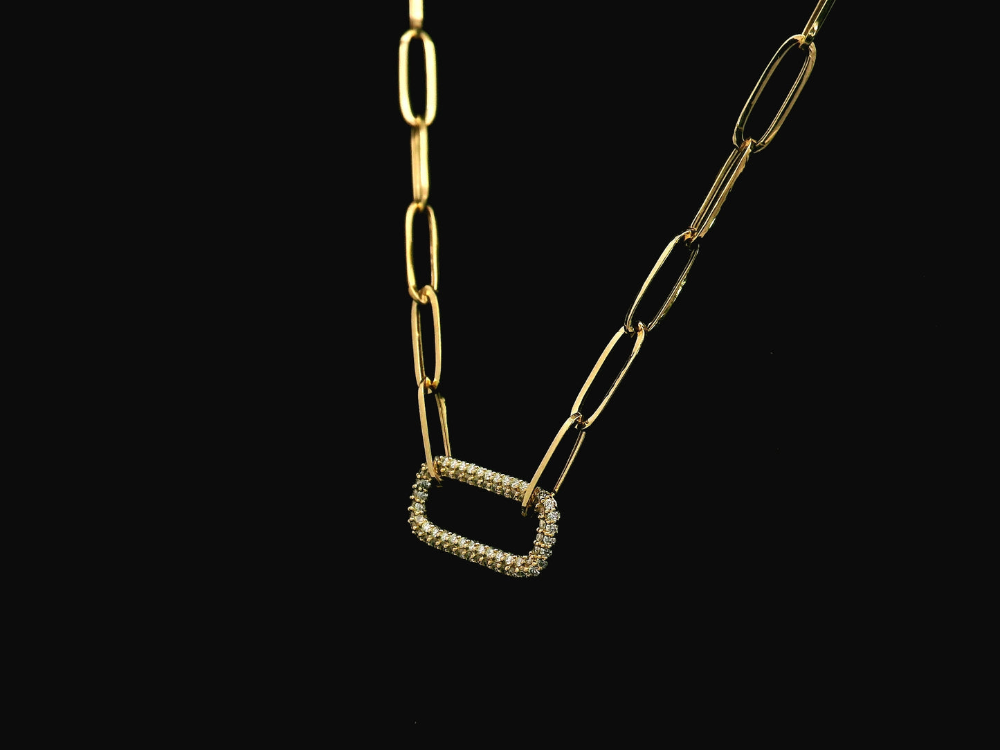 Diamond open link necklace in 18K yellow gold with pavé diamond elongated link – Emirates Diamonds