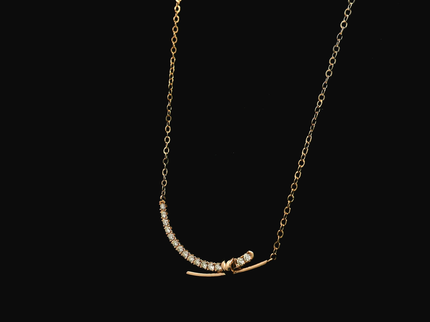 Diamond bar necklace in 18K rose gold featuring 0.35 carat natural diamonds