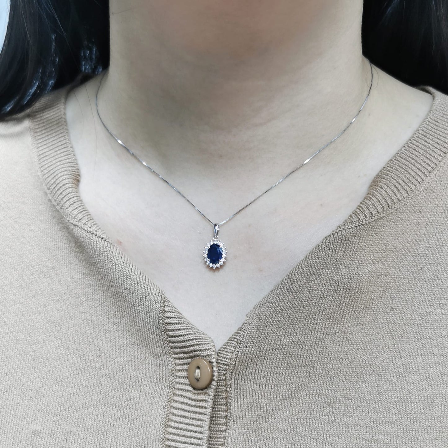 Oval Blue Sapphire & Diamond Halo Pendant in 18K Gold – 1.72 CT Sapphire with 0.20 CT Diamonds