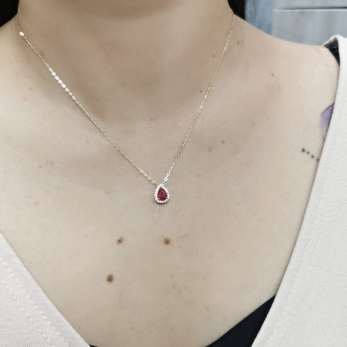 18K Gold Pear-Shaped Ruby and Diamond Halo Pendant Necklace – Luxury July Birthstone Jewelry with 0.89ct Ruby & Diamond Halo