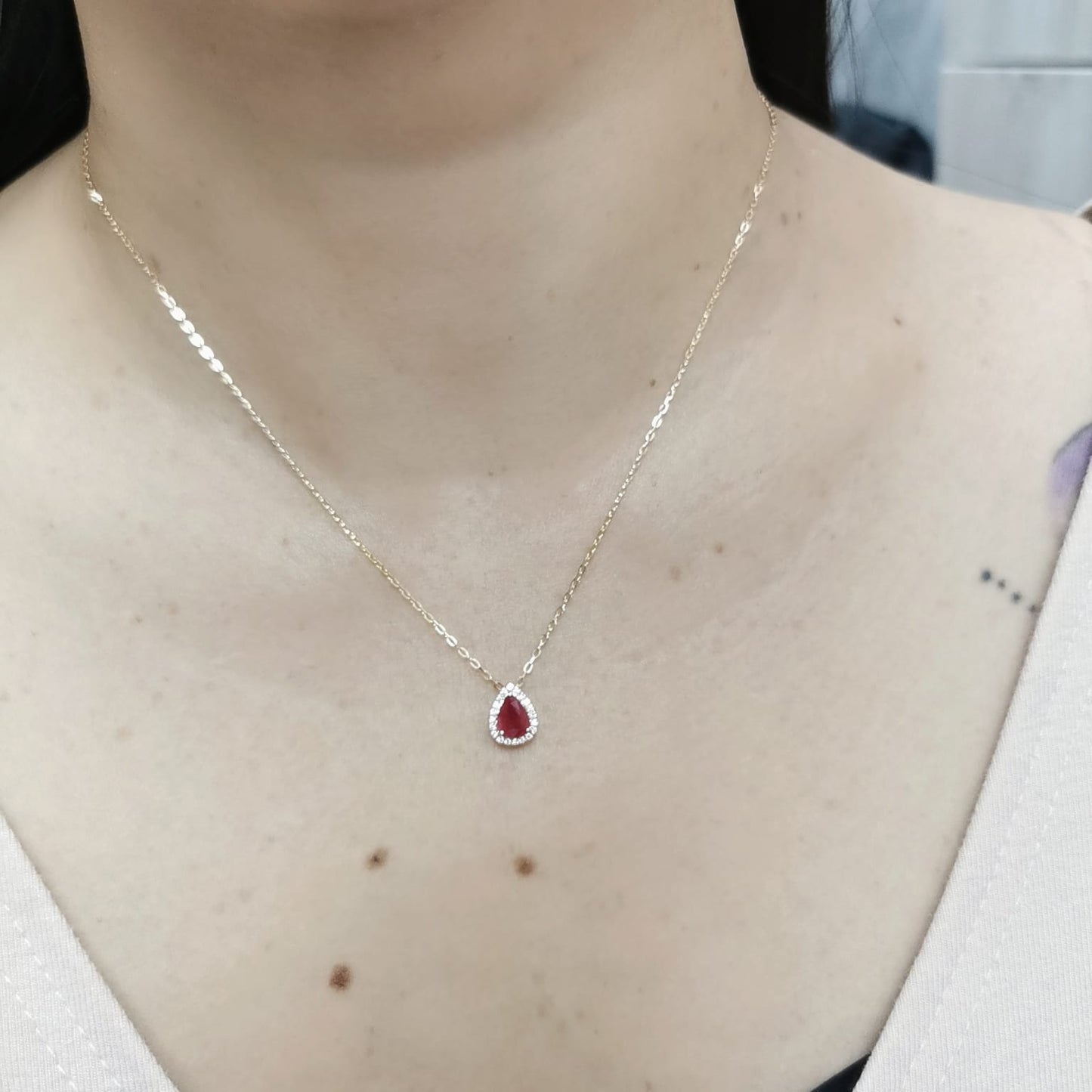 18K Gold Pear-Shaped Ruby and Diamond Halo Pendant Necklace – Luxury July Birthstone Jewelry with 0.89ct Ruby & Diamond Halo