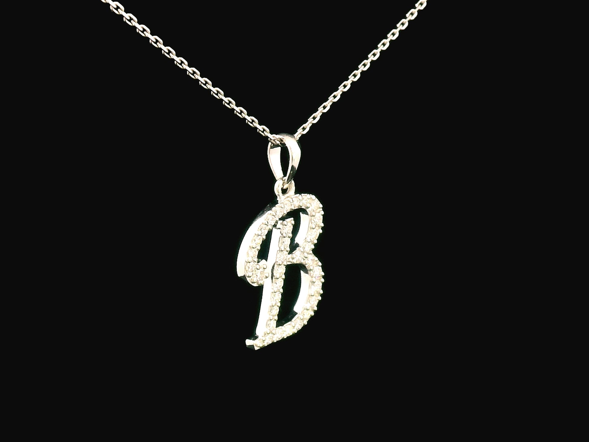 18K gold diamond initial pendant featuring 0.21 carats of brilliant diamonds, personalized letter necklace, luxury monogram jewelry gift.