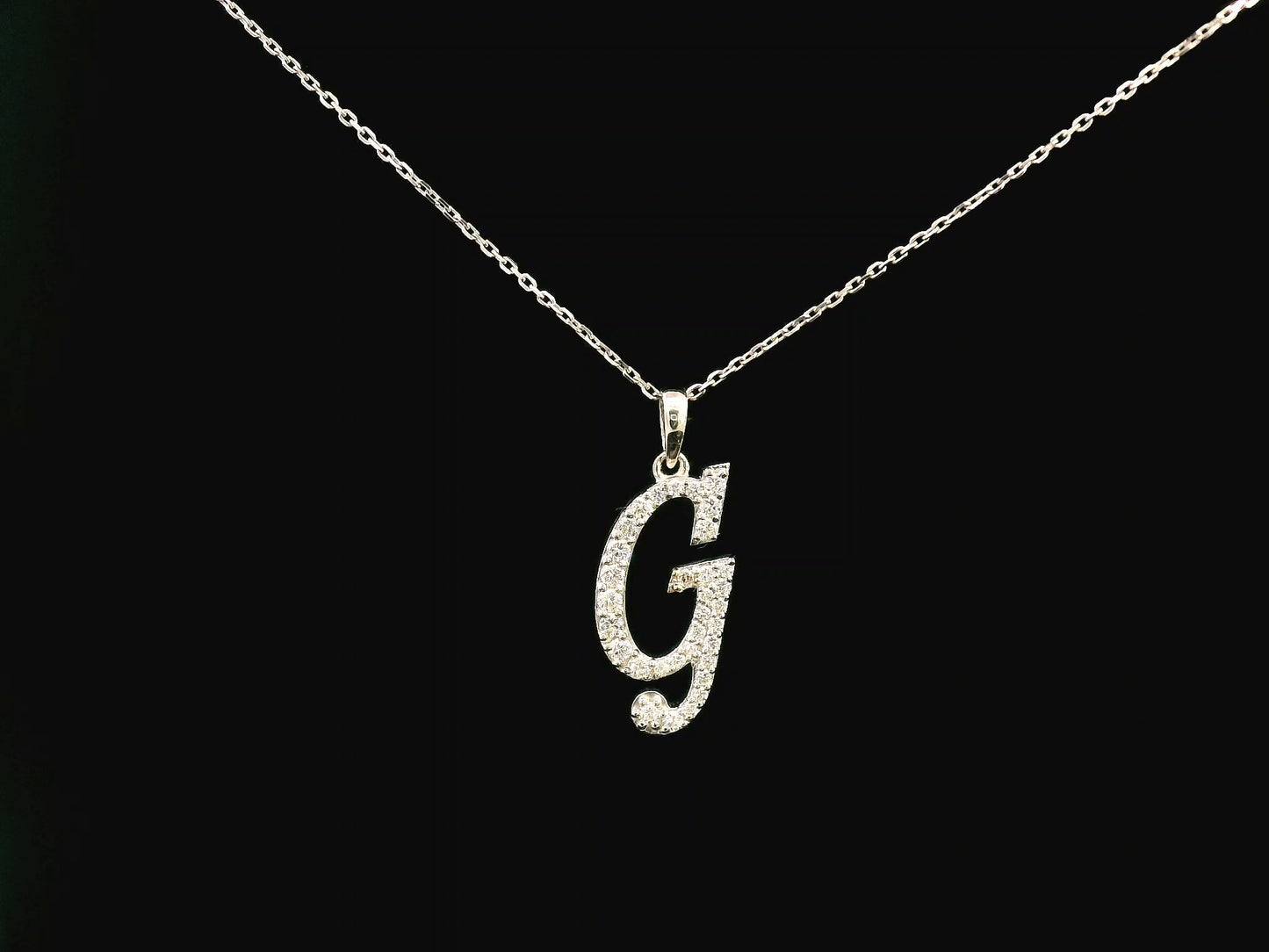 18K gold diamond initial pendant featuring 0.26 carats of brilliant diamonds, personalized letter necklace, luxury monogram jewelry gift.
